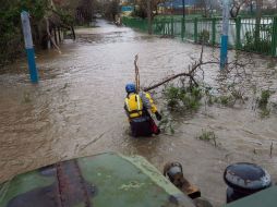 El huracán 'María' inunda Puerto Rico; baja a categoría 2