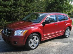 Los modelos Dodge Caliber 2007 serán revisados por un problema con el pedal. ESPECIAL  /