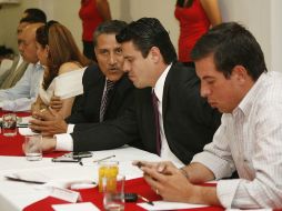 Durante una reunión entre priistas que duró más de tres  horas, los alcaldes de los municipios de Jalisco. M. FREYRIA  /