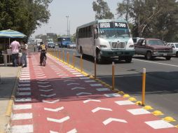 La ciclovía en Periférico Norte se alarga 3.5 kilómetros entre la estación del Tren Ligero y el CUCEA. ARCHIVO  /