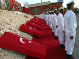 Tropas israelíes mataron a nueve activistas de una flotilla que intentaba entregar ayuda humanitaria a Gaza. AFP  /