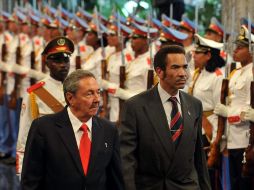 El presidente de Botswana, Seretse Khama Ian Khama (derecha), se reunió con el gobernante cubano Raúl Castro. EFE  /