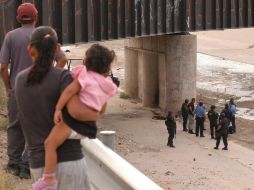 Sergio Adrián Hernández, de 14 años, falleció en la zona de Puente Negro. EFE  /