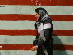 En Irán se prohíbe la risa escandalosa, el esmalte de uñas, los tacones altos y ropa inmodesta para las mujeres. REUTERS  /