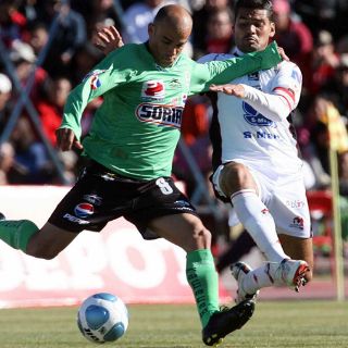 Carlos Ochoa es presentado en Jaguares