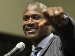 Muhsin Muhammad durante la conferencia de prensa en la que anunció su retiro de la NFL. AP  /