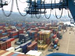 Elementos de la Marina efectuaron el decomiso en la aduana de Manzanillo, Colima. ESPECIAL  /