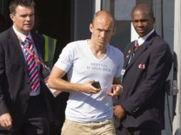 Arjen Robben arribó a Sudáfrica para integrarse con sus compañeros de la Seleccion de Holanda. REUTERS  /