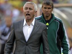 Van Markwijk reconoce la victoria de su equipo. AP  /