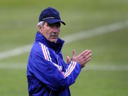 El técnico de Francia Raymond Domenech, planea sorprender a México con su esquema en su próximo encuentro. AFP  /