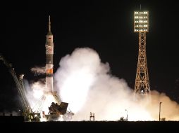 El lanzamiento de la Soyuz TMA-19 ocurrió tal y como estaba previsto a las 21.35 GMT de este martes. EFE  /