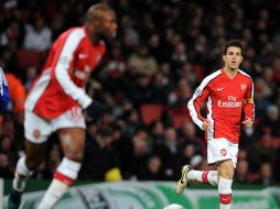 El jugador del Arsenal, Cesc Fabregas (der.). MEXSPORT  /