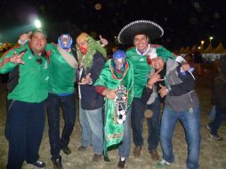 Aficionados apoyan a la Selección mexicana. E. LÓPEZ MOTA  /