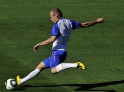 El jugador de la Selección de Holanda Arjen Robben se recupera de su lesión, para posteriormente integrarse con sus compañeros. AFP  /