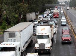 Aspecto de la congestión vial sobre Periférico tras el incidente. A. HINOJOSA  /