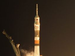 La nave espacial rusa Soyuz TMA-19 al momento de despegar. EFE  /