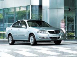 Un auto pequeño con un diseño muy sencillo.  /