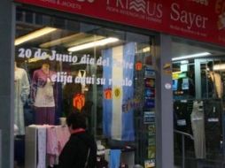 Cualquier celebración como el Día del Padre sigue siendo el mejor pretexto para correr a las tiendas. ESPECIAL  /