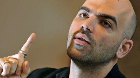 El escritor Roberto Saviano dedicada su palabra escrita al hijo de Francesco Schiavone. EFE  /
