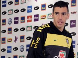 El capitán brasileño Lucio en rueda de prensa donde afirmó que no descuidarán a Cristiano en su próximo encuentro. REUTERS  /