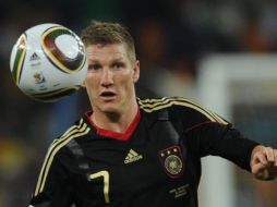 El volante alemán, Bastian Schweinsteiger, está en duda para enfrentar a Inglaterra. AFP  /