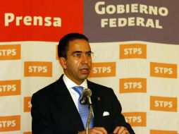 Javier Lozano, secretario del Trabajo en rueda de prensa en el Hotel Fiesta Americana. E. BARRERA  /