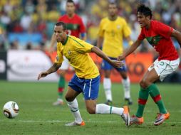 El selecciondo brasileño Luis Fabiano durante el partido debatido ante Portugal. EFE  /