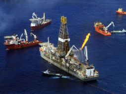 La tormenta tropical “Alex” podría complicar los trabajos de limpieza en el Golfo de México. AP  /