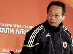 El técnico de Japón, Takeshi Okada. AP  /