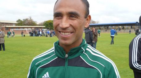 El árbitro asistente mexicano, José Luis Camargo. E. LÓPEZ MOTA  /