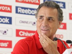 El técnico de las Chivas, José Luis Real. MEXSPORT  /