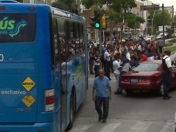 En el momento el accidente ocasionó ligera carga en la circulación vial. EL INFORMADOR  E. MORA  /
