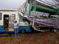El paso de 'Alex' por Ciudad Victoria ha dejado anuncios espectaculares y árboles caídos, daños a comercios y casas. EL UNIVERSAL  /