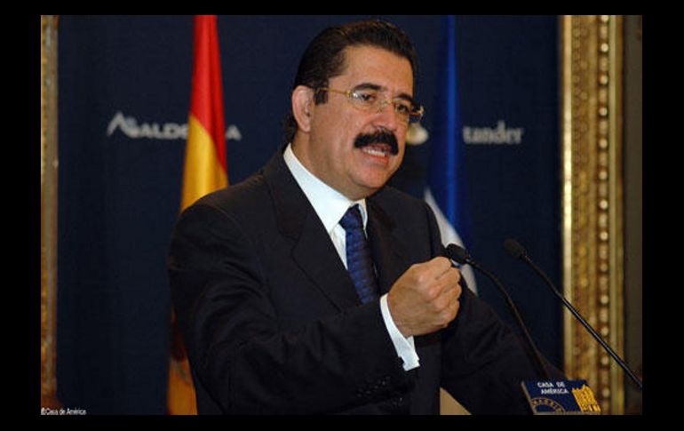 Manuel Zelaya volvío a acusar a EU de estar detrás del golpe de estado que lo derroco. ESPECIAL  /