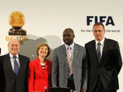 El presidente de la FIFA, Joseph Blatter (izq.). REUTERS  /