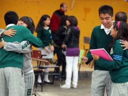 Alumnos lucen felices por las vacaciones que comenzarán el próximo viernes. EL UNIVERSAL  /