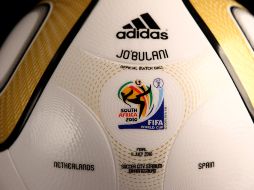 La pelota tendrá inscrito los nombres de las dos selecciones finalistas, la fecha y la sede de la gran final. AFP  /