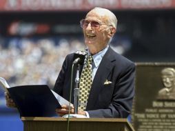 Bob Sheppard, el anunciador del Yankees Stadium. REUTERS  /