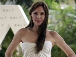 En su reciente visita a Cancún la actriz mostró otro tatuaje en el brazo de una fecha en números  romanos. AP  /