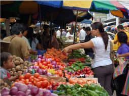 Las autoridades federales y estatales imponen queja y exigen un freno al contrabando de alimentos. ESPECIAL  /