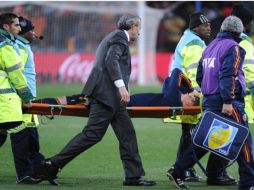 Fernando Torres sale lesionado del partido final del Mundial de Sudáfrica. AFP  /