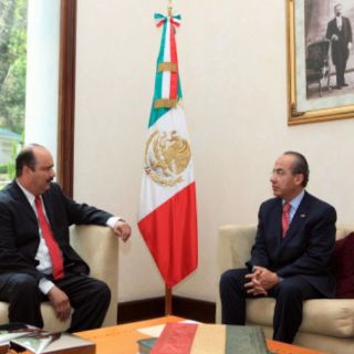 Estudian gobernadores electos temas de seguridad con Calderón