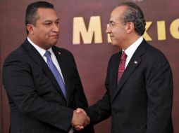 El presidente Felipe Calderón con Francisco Blake Mora, nuevo secretario de Gobernación. REUTERS  /