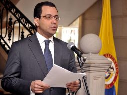 El vocero colombiano, César Mauricio Velásquez, aseguró que jefes de las guerrillas de las FARC y el ELN se esconden en Venezuela. EFE  /