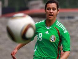 Natalie Garcia de la seleccion femenina sub 20 de México en seguimiento del balón. MEXSPORT  /