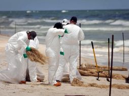 El periodo de pruebas en el pozo de petróleo averiado en el Golfo de México continuará 24 horas más de las previstas. EFE  /