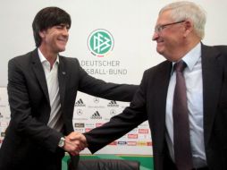 El presidente de la Federación Alemana de Futbol, Theo Zwanziger, (der.), y el seleccionador alemán Joachim Loew. EFE  /