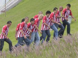 Las Chivas del Guadalajara durante la foto oficial en el nuevo estadio. S. NUÑEZ  /