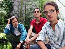 De izquierda a derecha, el contratenor Santiago Cumplido y los músicos Alex Jenne y Rafael Sánchez. ESPECIAL  /