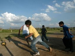 Los niños mayores de seis años son más propensos a accidentarse durante la temporada vacacional. ARCHIVO  /